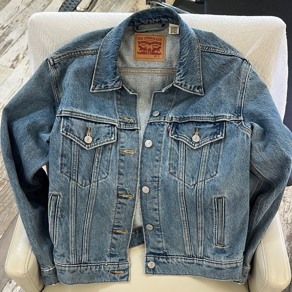 Levi's Jackets & Blazers - Levi's Classic Blue Denim Jacket